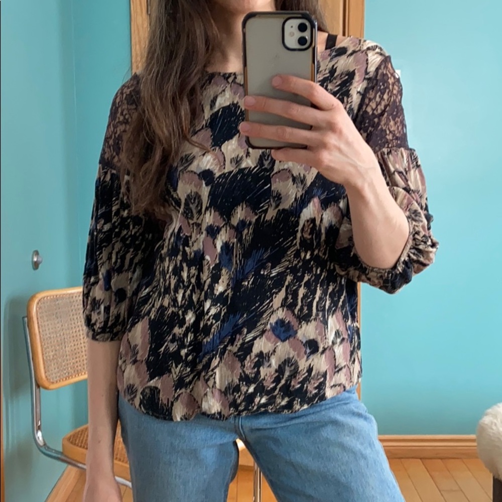 Billabong feathers blouse